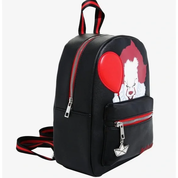 ✨✨SALE✨✨🖤HP🖤 NWT Hot Topic Exclusive IT Chapter 2 Pennywise Mini Backpack - Picture 2 of 4